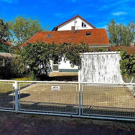 Διαμέρισμα Bequemes Und Helles Einfamilienhaus Mit Garten *